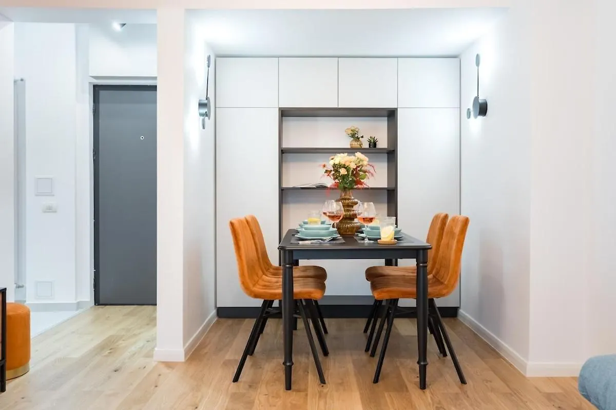 Bright Apartment - Top Location - Charming Balcony Bucharest