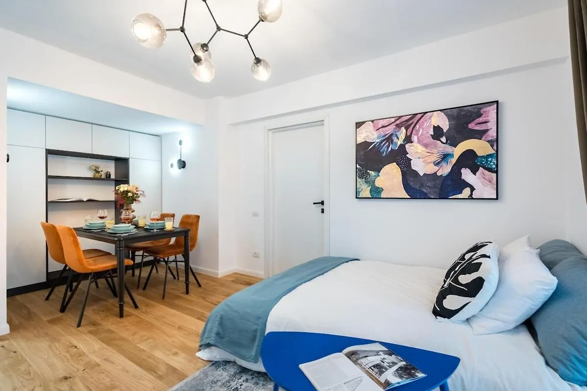 Bright Apartment - Top Location - Charming Balcony Bucharest Romania