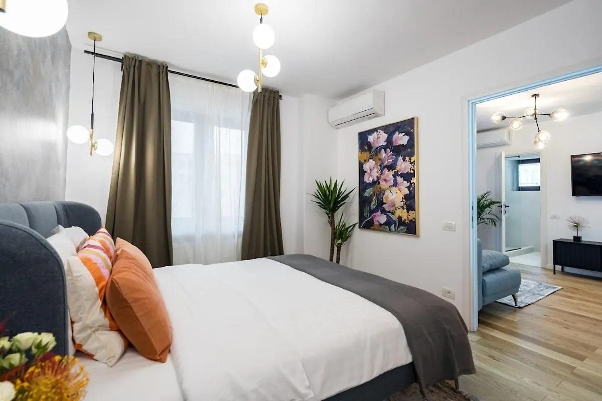 Bright Apartment - Top Location - Charming Balcony Bucharest