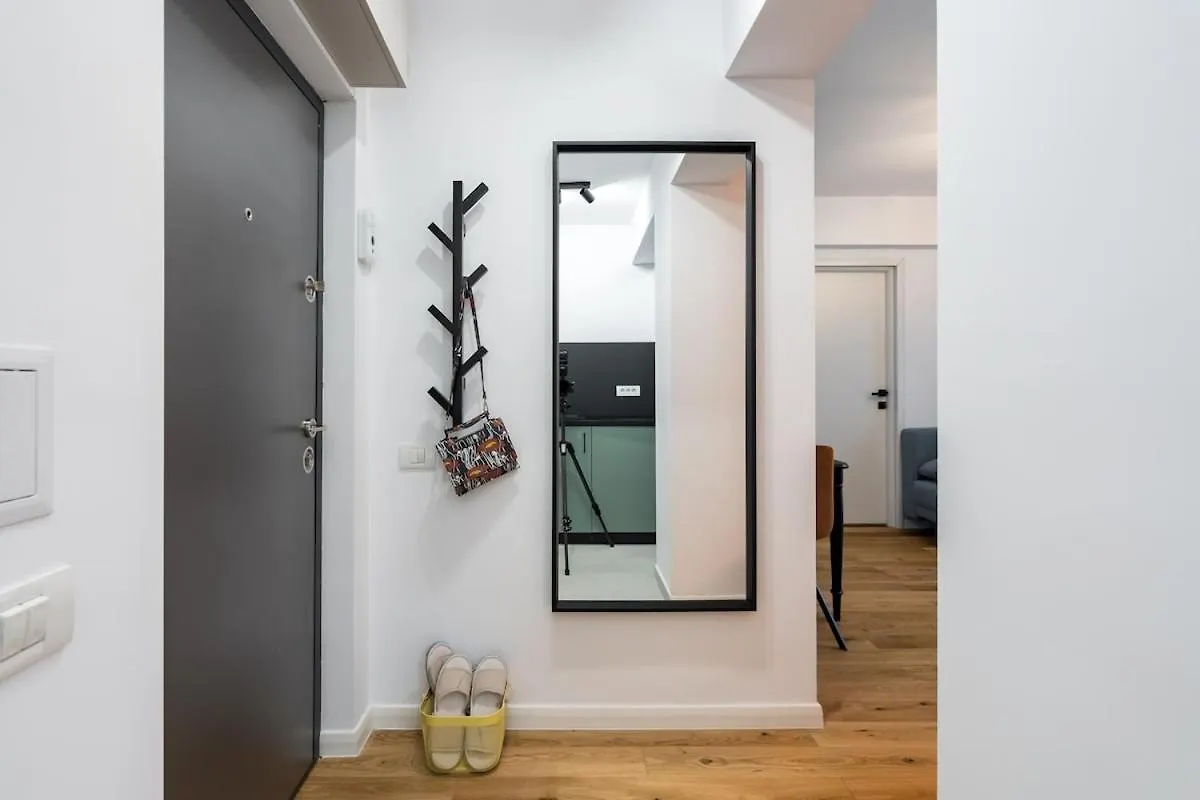 Bright Apartment - Top Location - Charming Balcony Bucharest