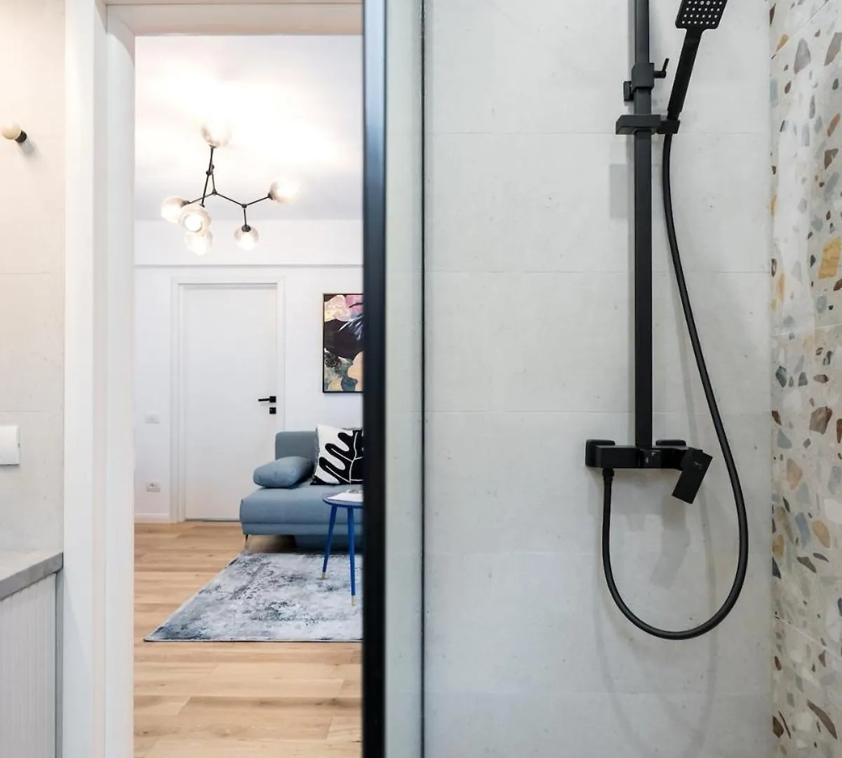 Bright Apartment - Top Location - Charming Balcony Bucharest
