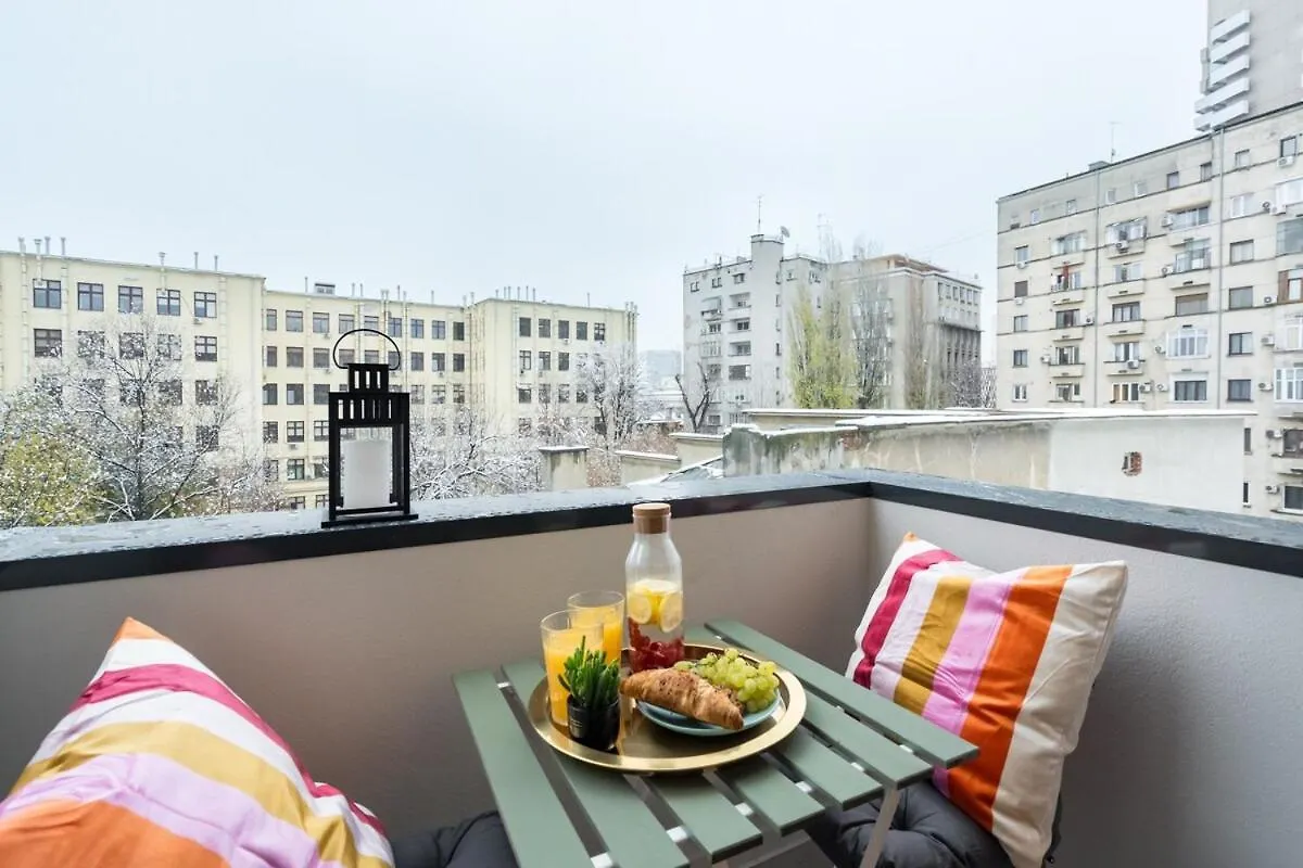 Bright Apartment - Top Location - Charming Balcony Bucharest