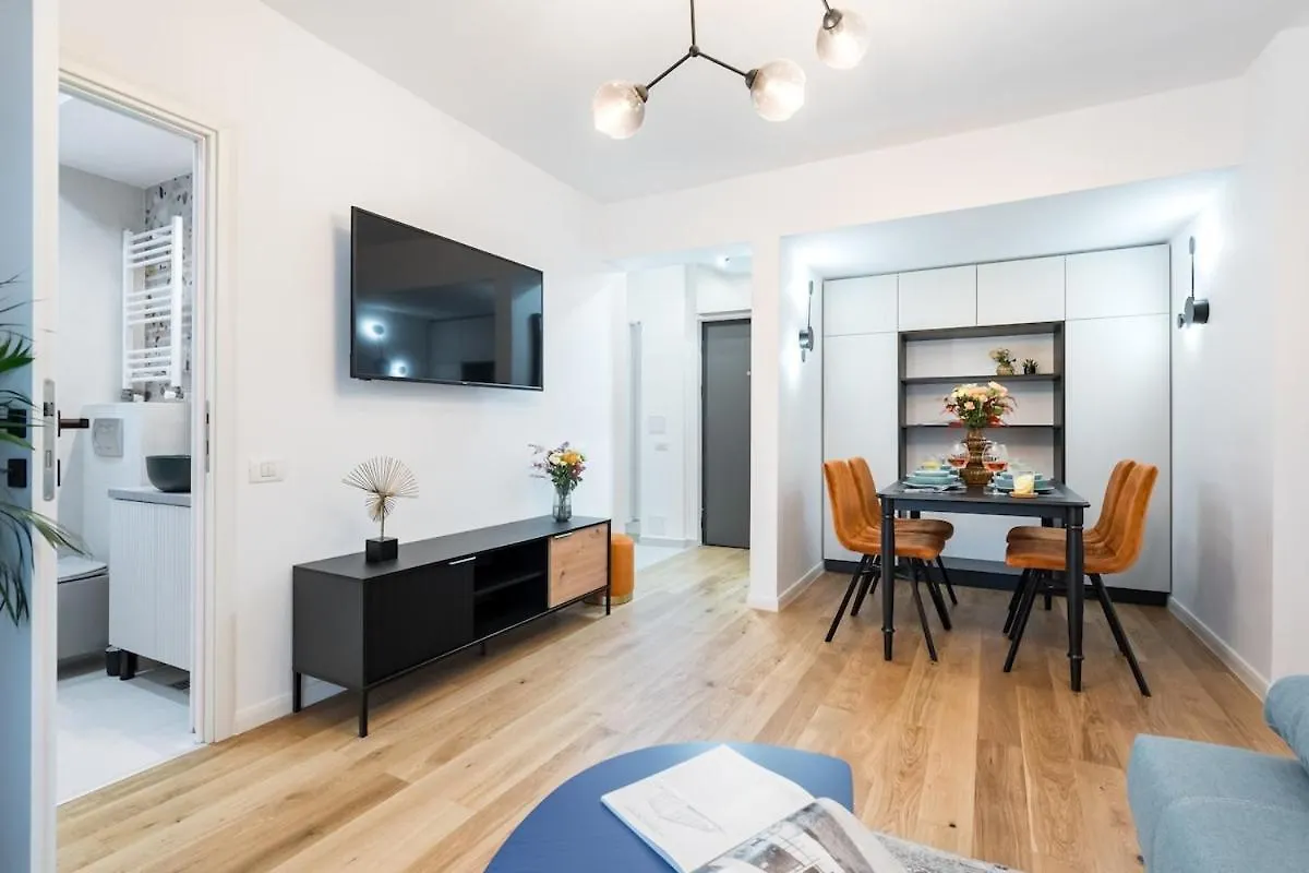 Bright Apartment - Top Location - Charming Balcony Bucharest