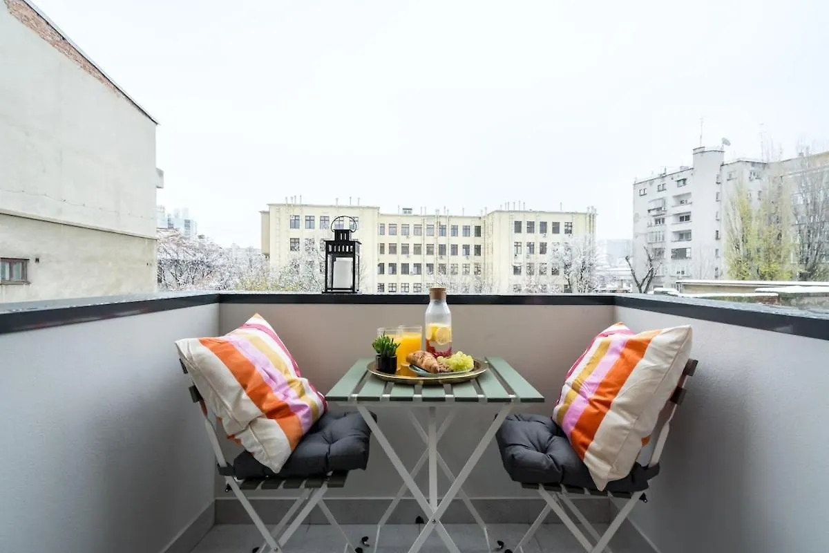 Bright Apartment - Top Location - Charming Balcony Bucharest