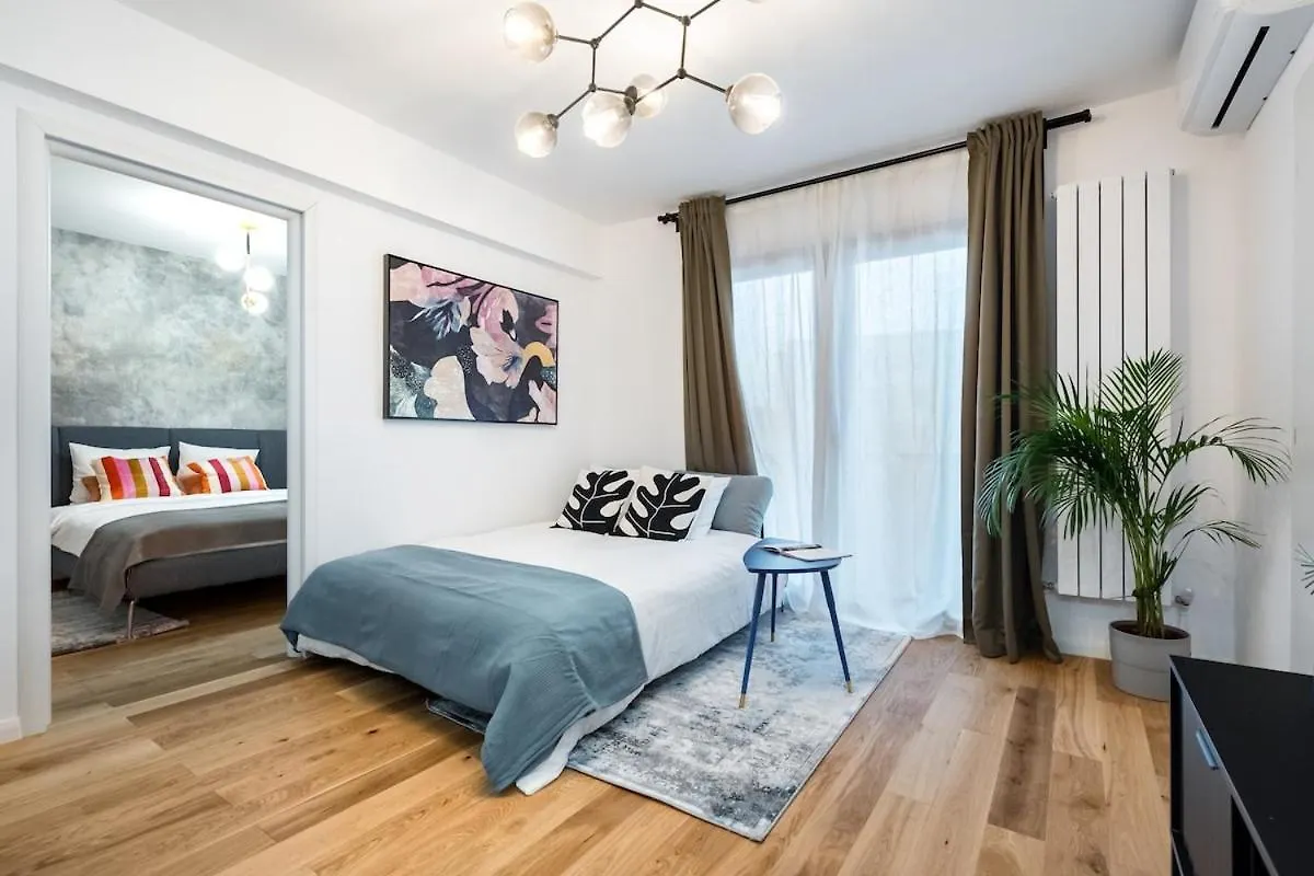 Bright Apartment - Top Location - Charming Balcony Boekarest Roemenië