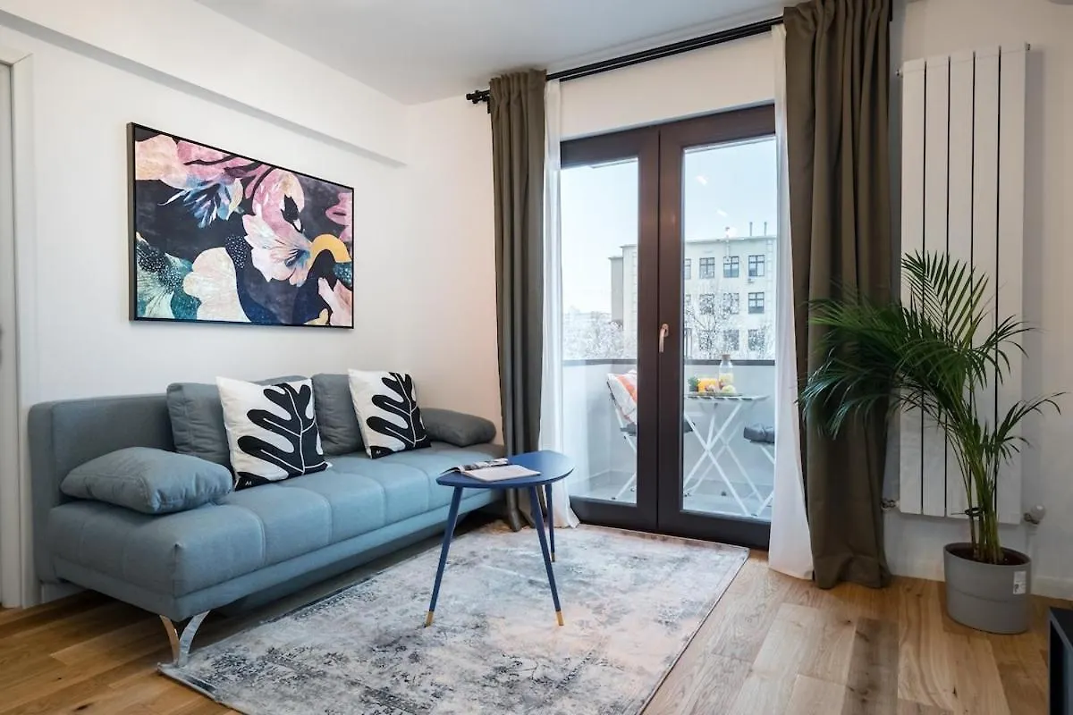Bright Apartment - Top Location - Charming Balcony Boekarest
