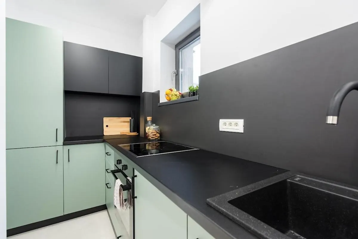 Bright Apartment - Top Location - Charming Balcony Boekarest